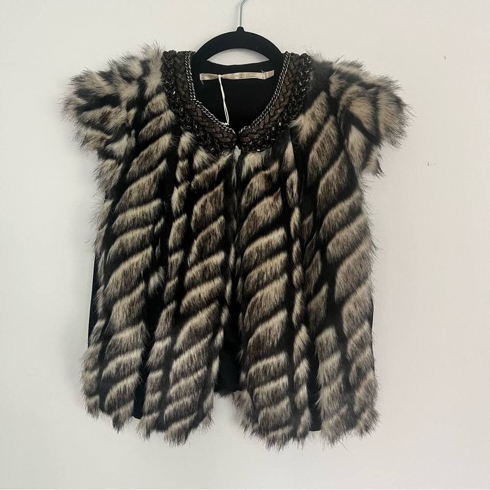 Twelfth Street by Cynthia Vincent Black and Gold Chain Top